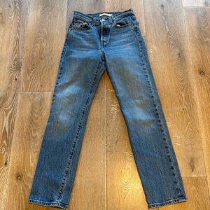 Levi’s Wedgie Straight Size 23